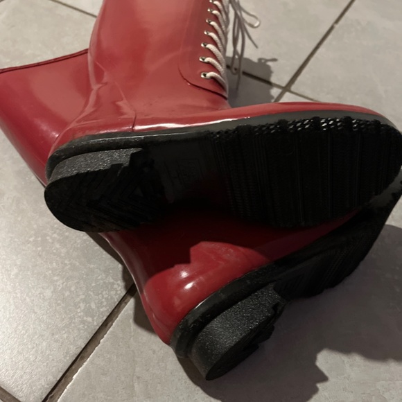 Rain boots - Picture 3 of 5